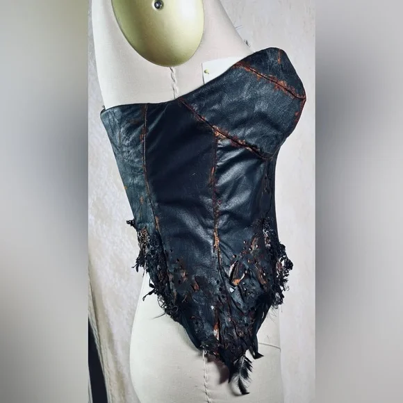 Designer Reconstructed distressed genuine leather corset bustier - Picture 4 of 9